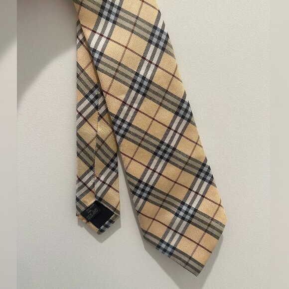 Burberry Men's Silk Heritage Plaid Tie - Picture 1 of 8